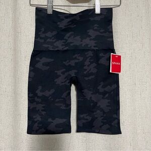 Spanx Look At Me Now Biker Shorts